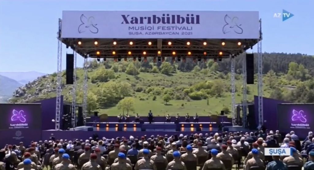 KÜLTÜR BAŞKENTİ ŞUŞA’DA ÇOK KÜLTÜRLÜLÜĞÜN BAYRAM SEVİNCİ