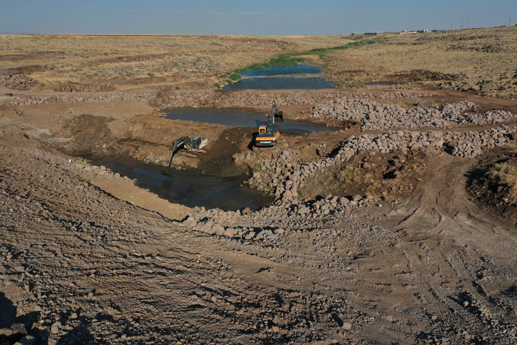 Siverek Uzunca Göletinde Çalışmalar Devam Ediyor